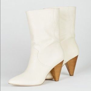 Gabbissy Boot Color: Ivory